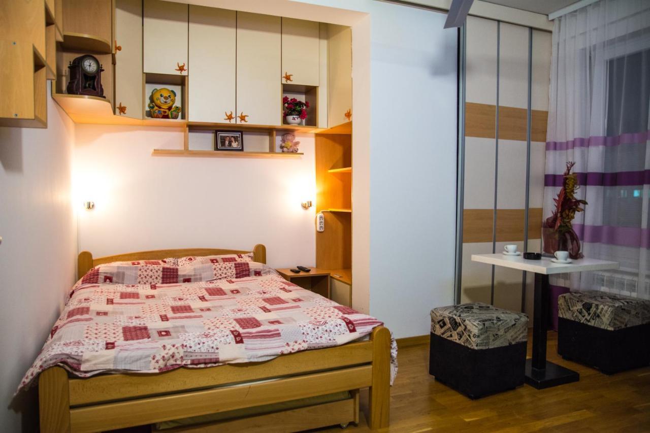 Hostel And S Belgrade